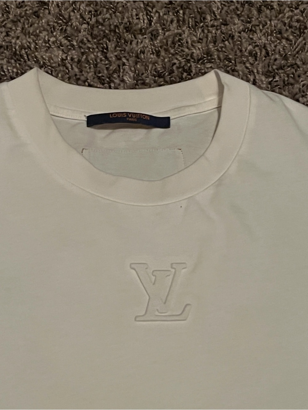 Louis Vuitton White Oversized Tonal Embroidered LV Tee - Picture 4 of 7